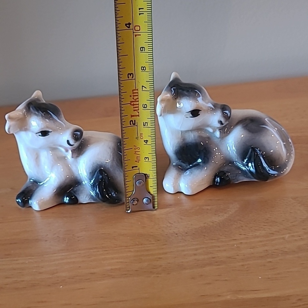 VINTAGE Handcrafted Ceramic Cow Salt and Pepper Shakers - Picture 10 of 14